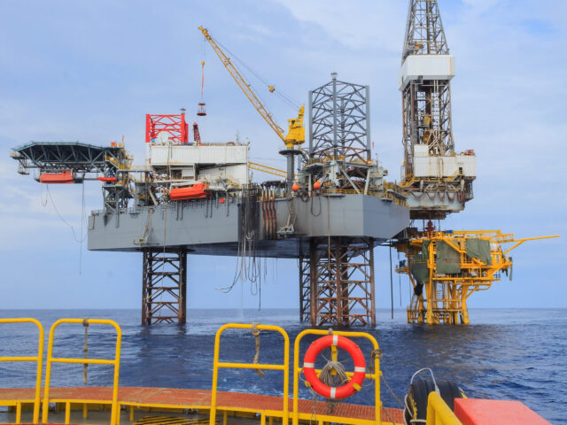 shutterstock_238408045 jackup rig and workboat dw 021716 at 1039-1